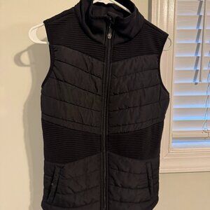 NWOT Ladies Quilted Puffer Vest